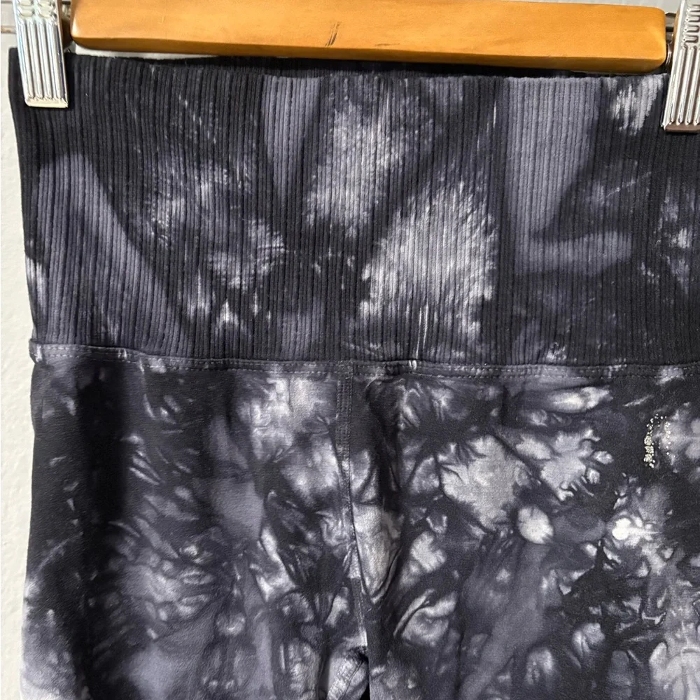 Free People Workout Bundle Good Karma Leggings and Black Tank Top. Size XS/S